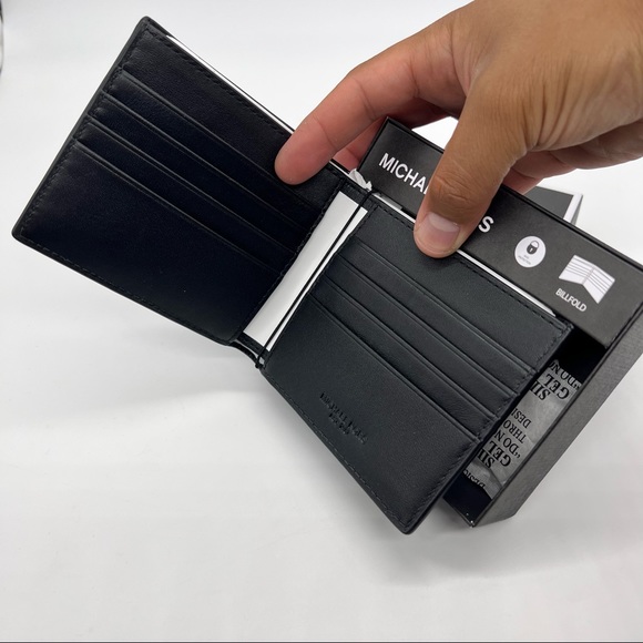 Michael Kors Greyson Logo Embossed Leather Billfold Men's Wallet - Picture 8 of 11